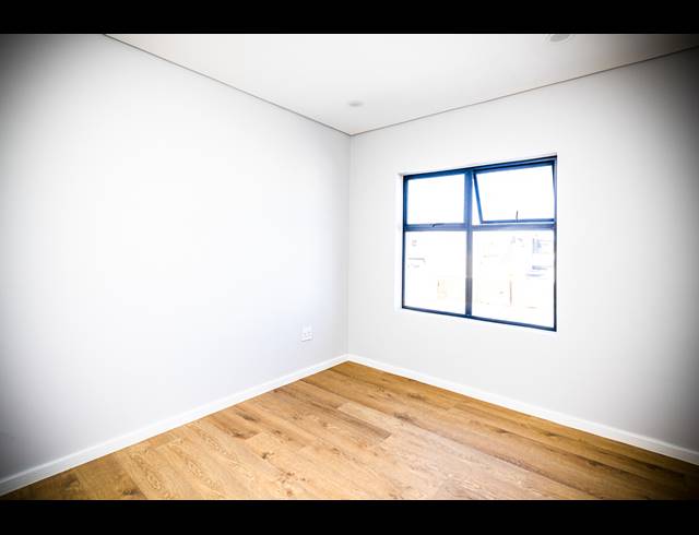 4 BEDROOM FREEHOLD FOR SALE IN SANDOWN